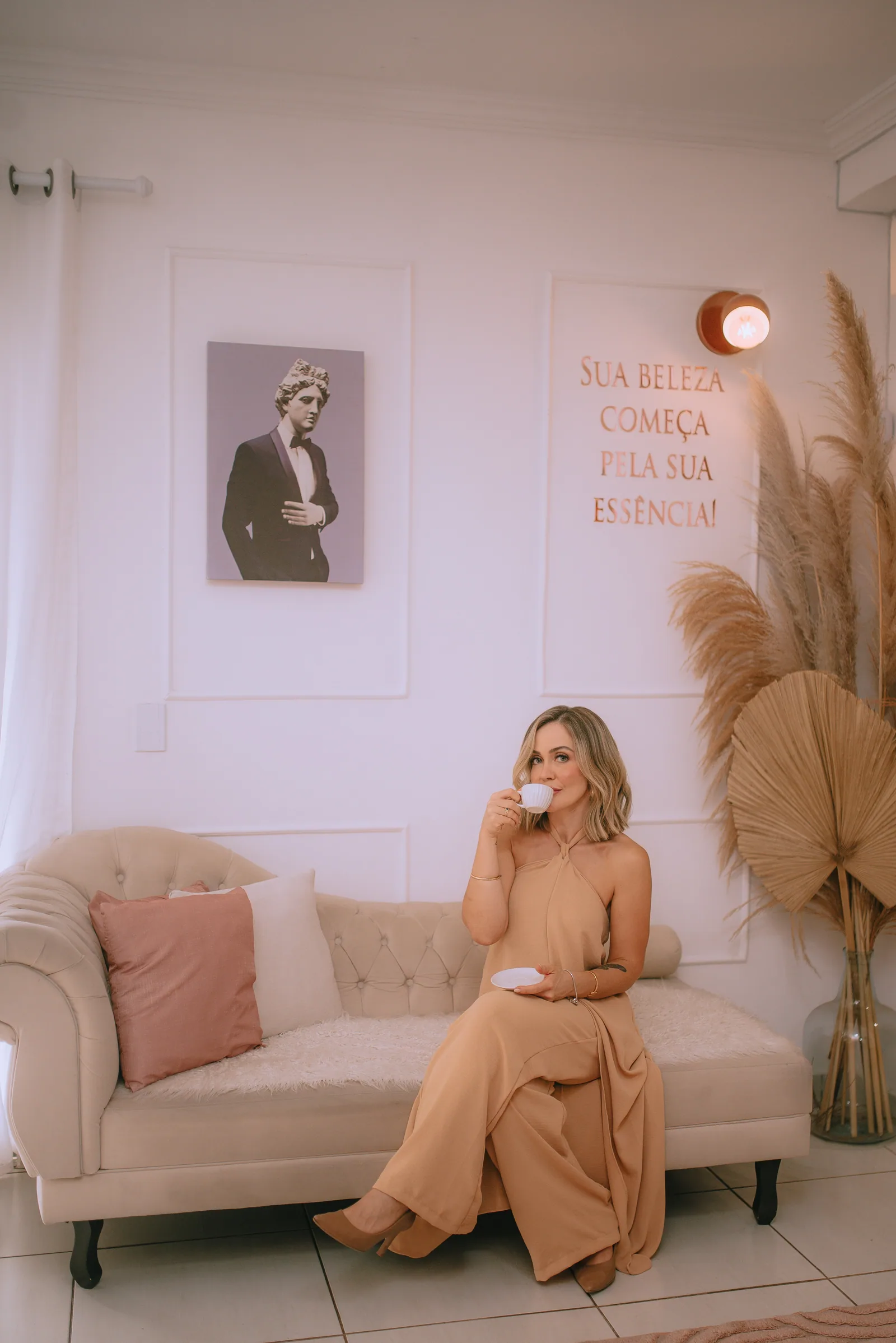 Café servido na sala de espera